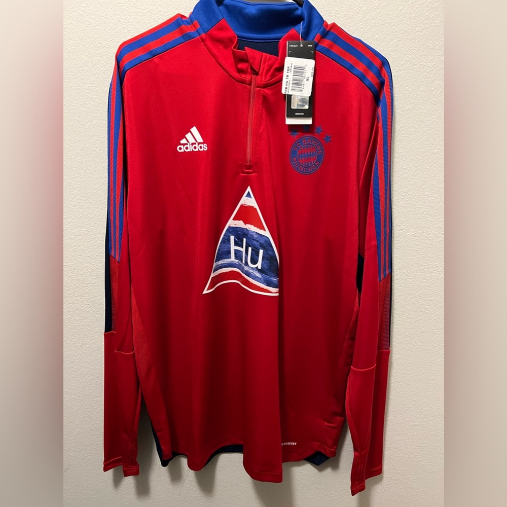 size XL bayern munich 3/4 pullover! NWT!